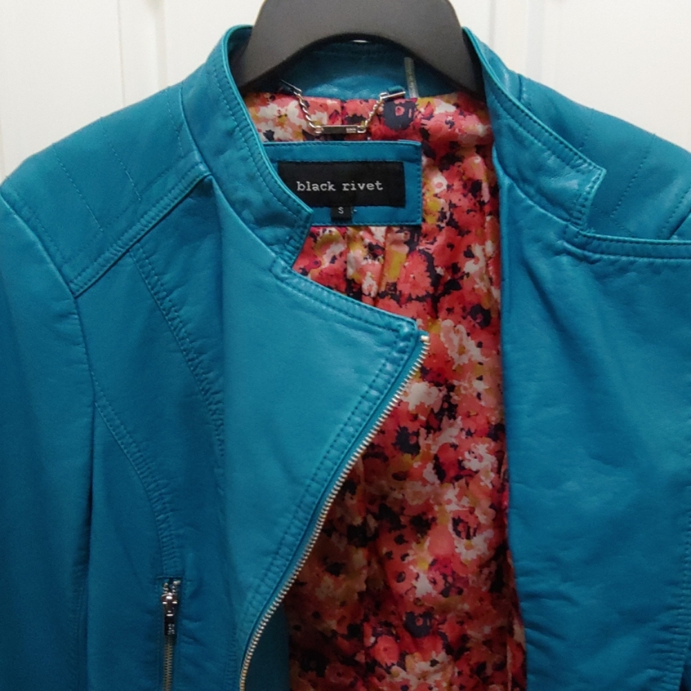 Jacket - Picture 2 of 8